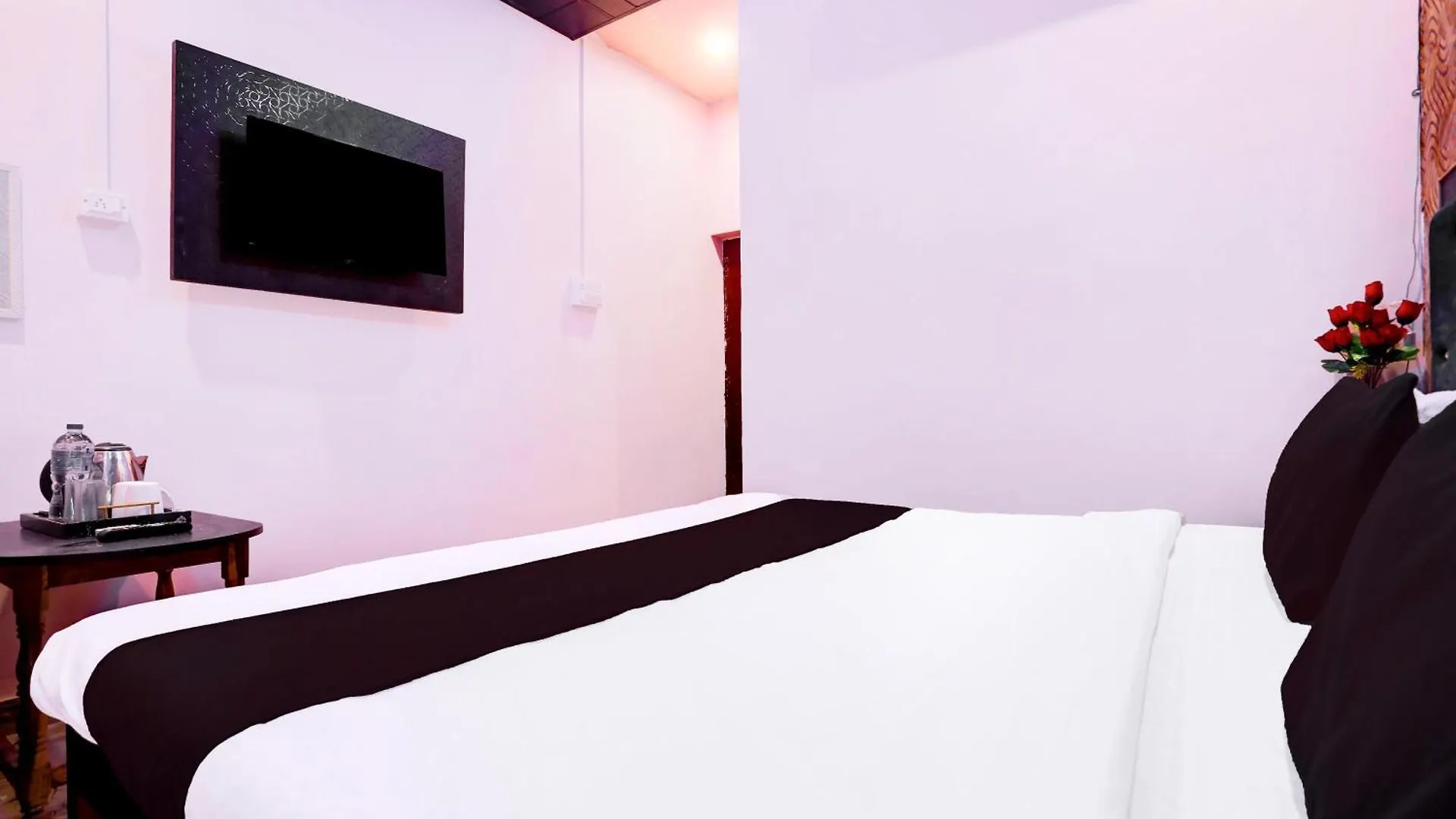 Hotel O S B Guest House Varanasi