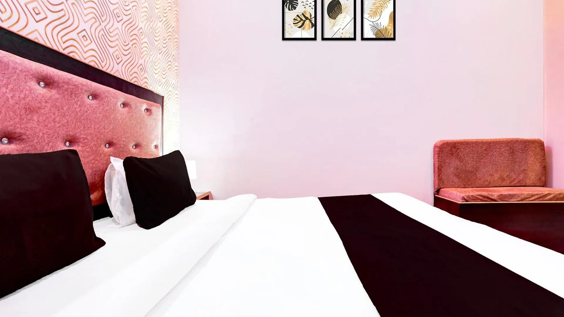Hotel O S B Guest House Varanasi Índia