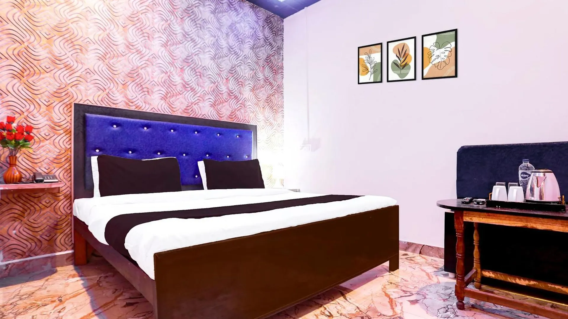 Hotel O S B Guest House Varanasi