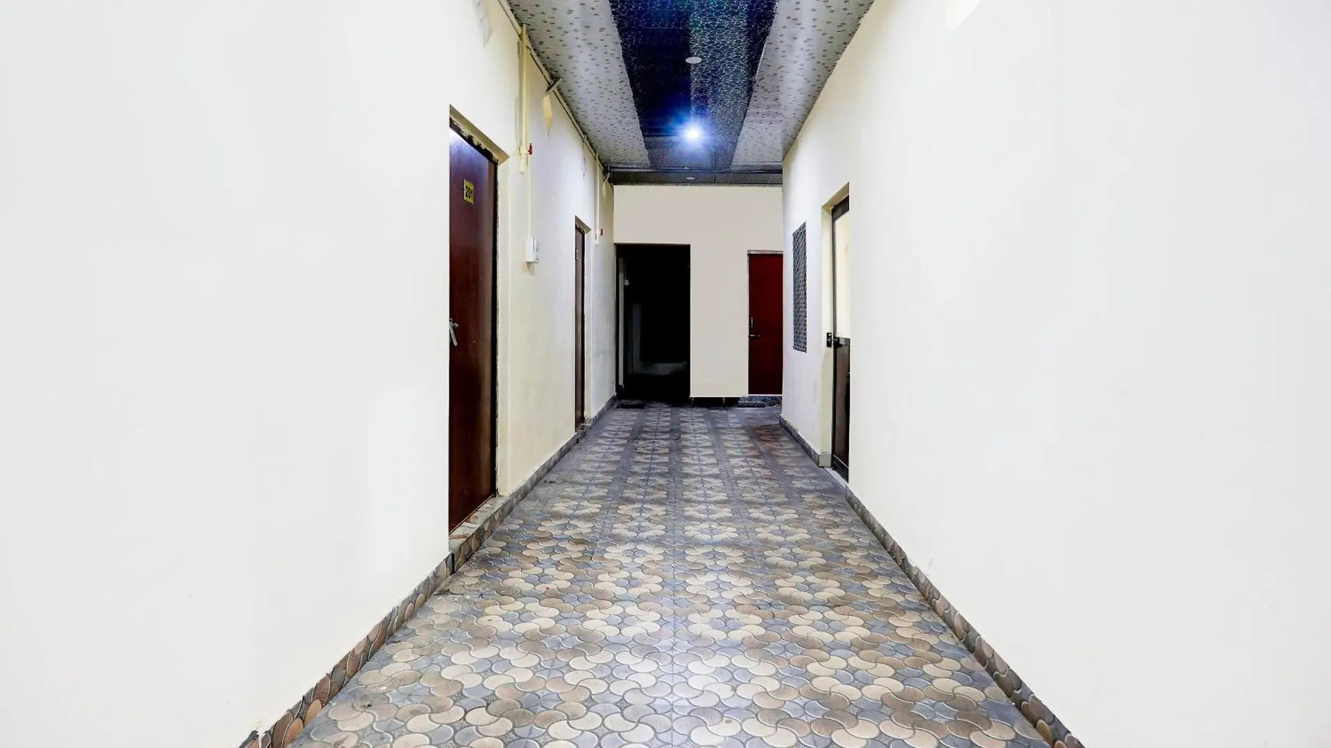 Hotel O S B Guest House Varanasi