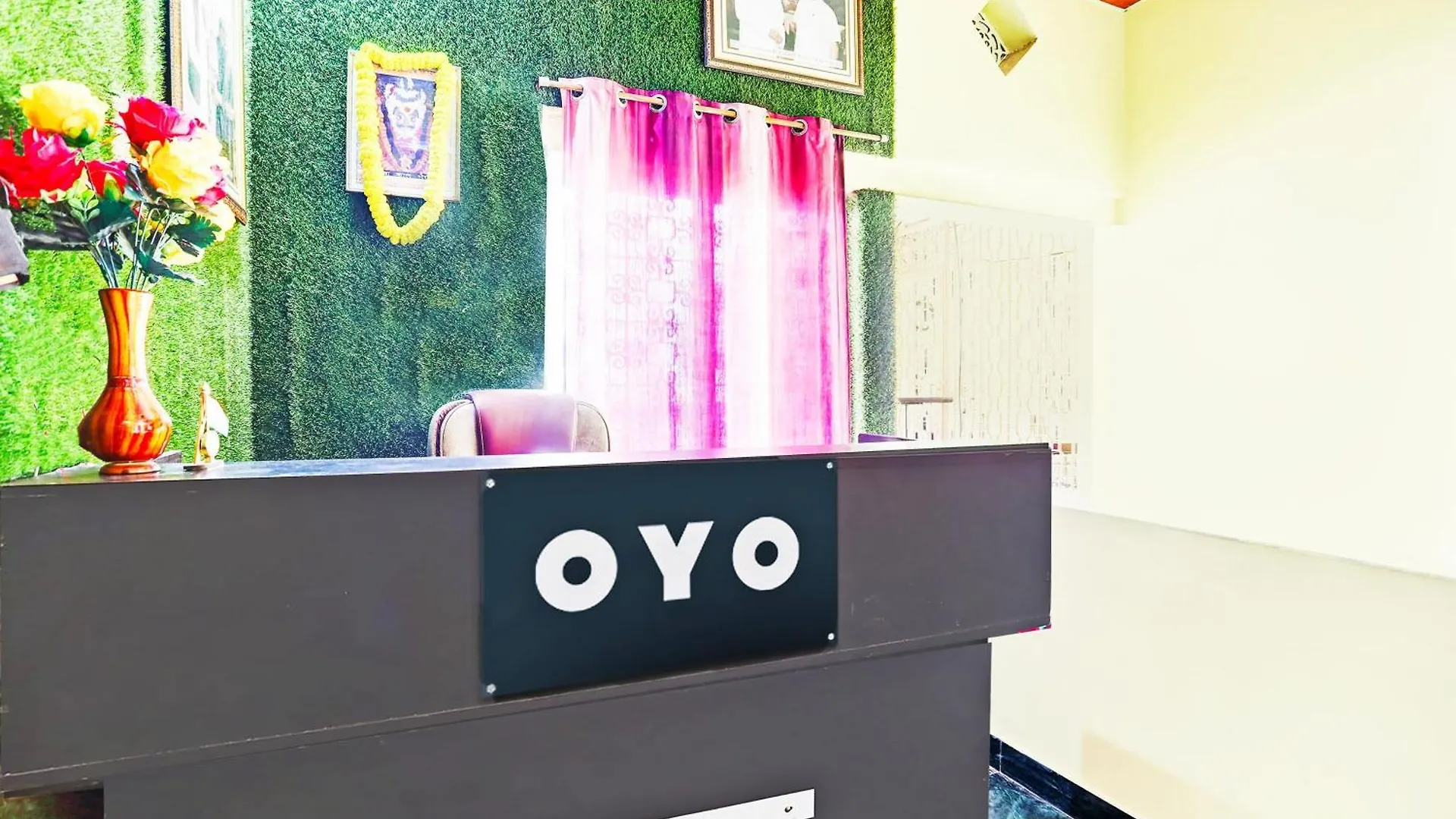 Hotel O S B Guest House Varanasi
